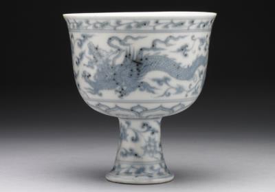 图片[3]-Stem bowl with dragons among louts blossoms decoration in underglaze blue, Ming dynasty, Hongwu reign, 1368-1398-China Archive